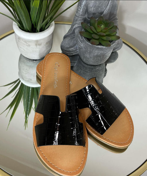 Croco Sandals ￼